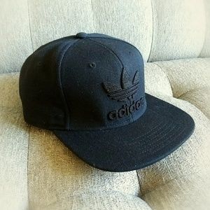 adidas trefoil chain snapback